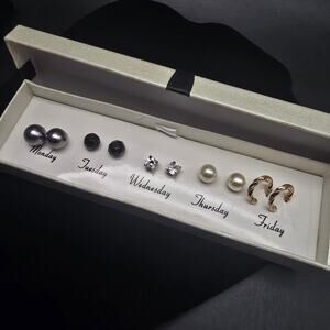 Avon Days of The Week Stud Earrings Set In Box